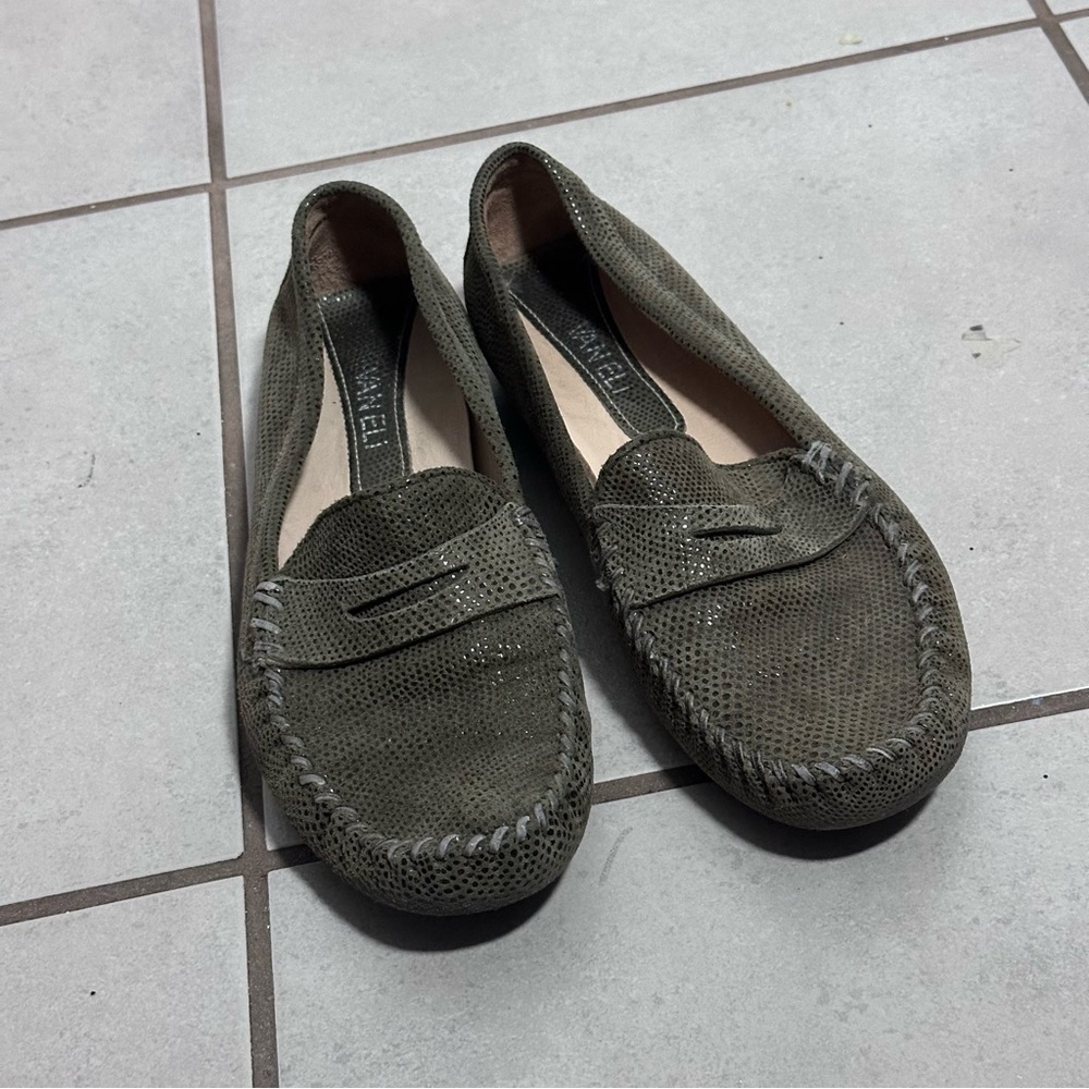 Vaneli Women Green Suede Penny Loafer Driving Shoes Snakeskin Size 8.5M